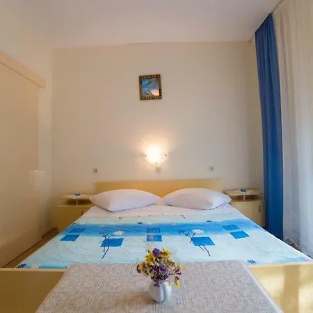 Violet Apartment